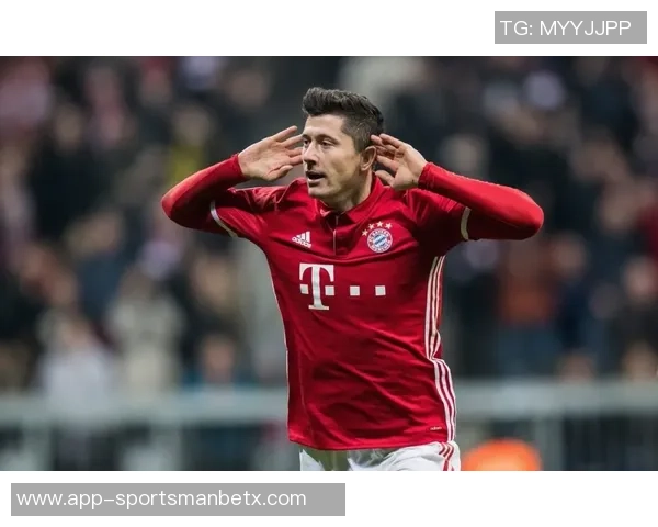 上田绮世大四喜轰18球领跑荷甲射手榜展现超强攻击力