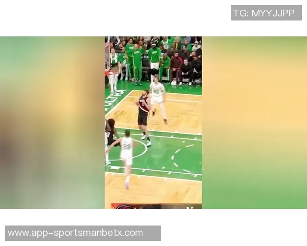 普理查德全场高效表现17投8中三分球4中7贡献21分6篮板5助攻并献压哨三分